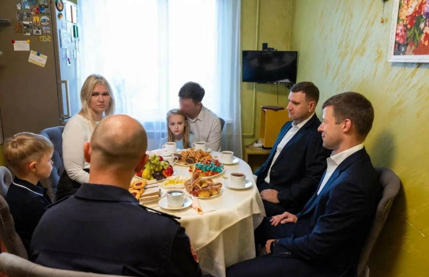 Перед 1 сентября глава Реутова навестил семью бойца СВО