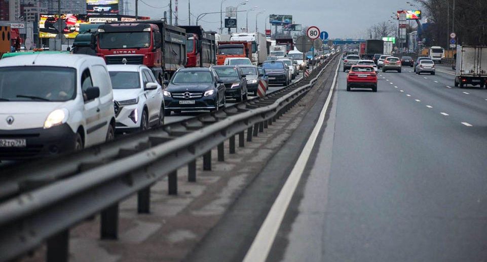 Пробки в Подмосковье: вечером 30 сентября дороги загружены на четыре балла