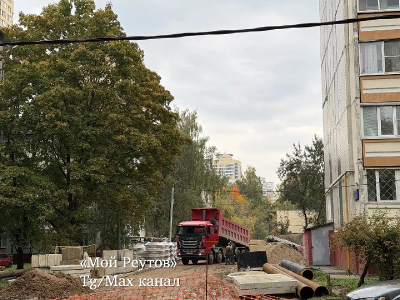 Жители дома на Калинина в Реутове год жалуются на склад во дворе