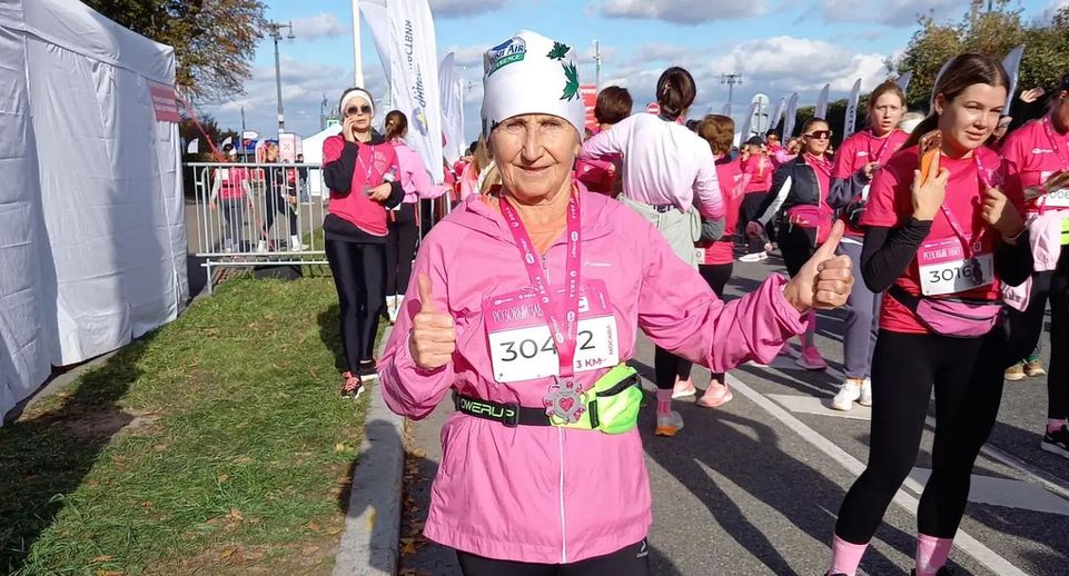 80-летняя чемпионка из Реутова пробежала полумарафон в Москве